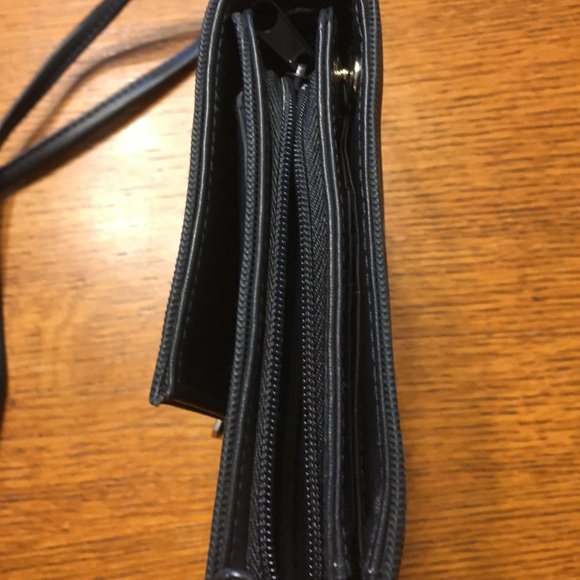 Black Trifold Crossbody Bag - Picture 7 of 12